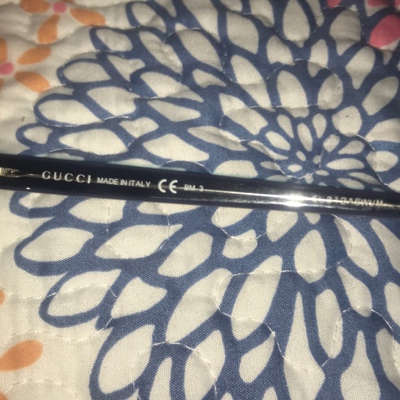 Gucci Oversized Sunglasses - Picture 6 of 6